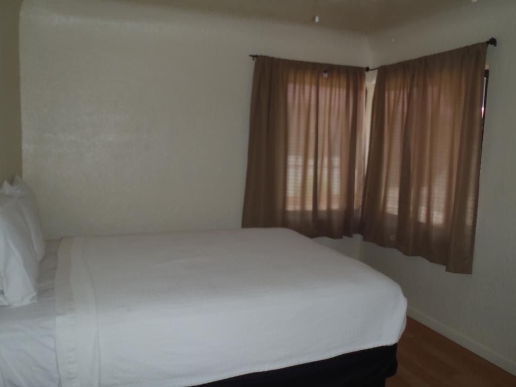 Grand Motel Williams Rum bild