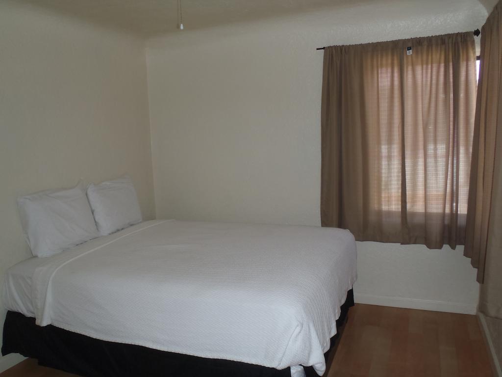 Grand Motel Williams Rum bild